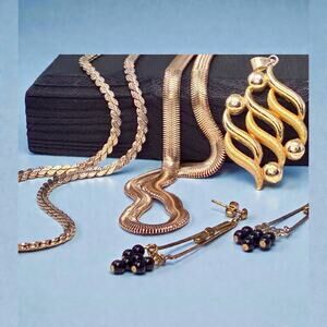 Vintage Gold-Tone Jewelry Lot – Chain Necklaces Sculptural Pendant-Drop Earrings